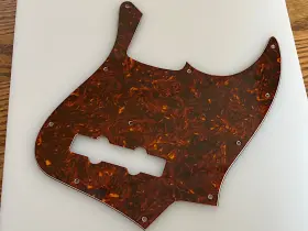 0755-043 ALLPARTS Jazz Bass Pickguard Tortoise