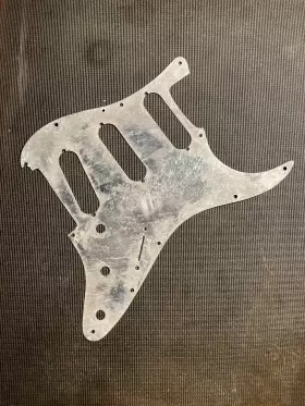 Allparts Pg-0553-011 Used - Aluminum Pickguard Shield /electrical Shielding For Fender Strat Allparts Pg-0553-011 Used - Aluminum Pickguard Shield /electrical Shielding For Fender Strat