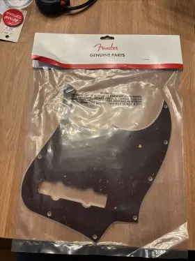 005-3308-049 FENDER Pickguard Deluxe Bass Tortoise