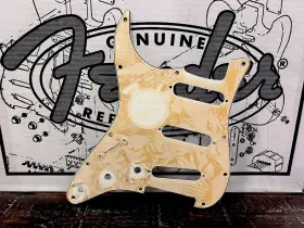 0053817000 FENDER American Lefty Left Pickguard #3