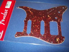 0054022000 FENDER Stratocaster Tortoise Pickguard Hum Mount