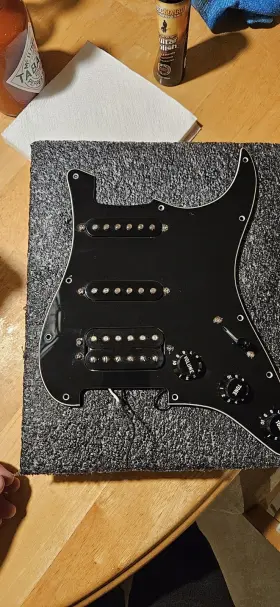 0080711000 FENDER Mexican Strat Pickguard