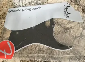 099-2172-000 FENDER Stratocaster Glass Sparkle Pickguard Hole