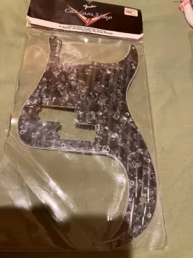 0992161 FENDER Bass Pickguard Pearl Nos Customshop