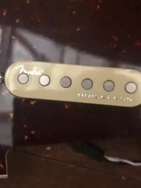 0992344500 FENDER Noiseless Wired Stratocaster Pickguard #2