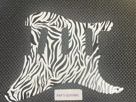 198089 FENDER Stratocaster Zebra Print Pickguard