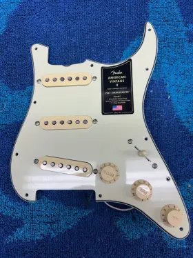 22291915546 FENDER Avii Stratocaster Guitar Pickguard