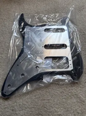 7711277000 FENDER Hss Stratocaster Ply Pickguard #3