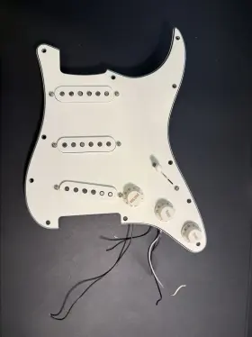 7713089000 FENDER Stratocaster Player Pickguard