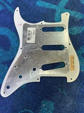 7726348000 FENDER Vintera Stratocaster Single Ply Hole #2
