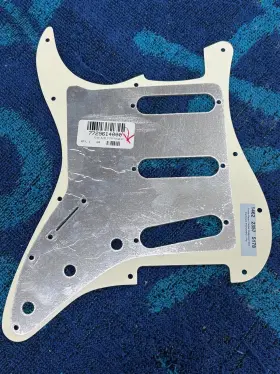 7729614000 FENDER Stratocaster Player Hole Parchment #2