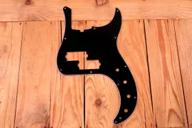 77715735-000 FENDER American Ultra Precision Bass Guitar