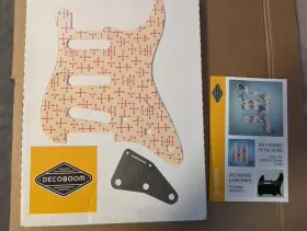 992143000 FENDER Stratocaster Hole Pickguard Decoboom Eames