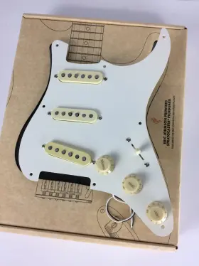 992248506 FENDER Eric Johnson Wired Stratocaster Pickguard