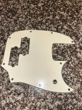 MBPJ-1502T FENDER Pickguard Scale Mustang Bass