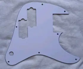 3259 IBANEZ Bass Pickguard