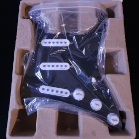 GP101A LAMSAM Squier Strat Stratocaster Guitar Pickguard Set