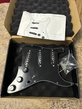 MX1319 MUSICLILY Prewired Pickguard Alnico Guitar