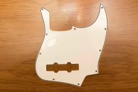 Wd Music Jb-305pwb Jazz Bass Pickguard 4 Ply Wide Bevel Parchment Made Wd Music Jb-305pwb Jazz Bass Pickguard 4 Ply Wide Bevel Parchment Made