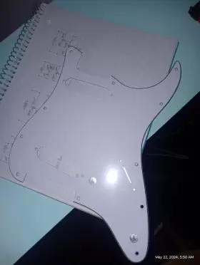 ST-200 WD MUSIC Pickguard Fender Stratocaster