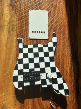 STZ-2CK01 WD MUSIC Checkerboard Guard Humbucker Strat Hole