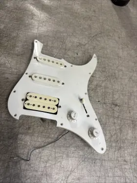EG112 YAMAHA Guitar Pickguard Ply Hss
